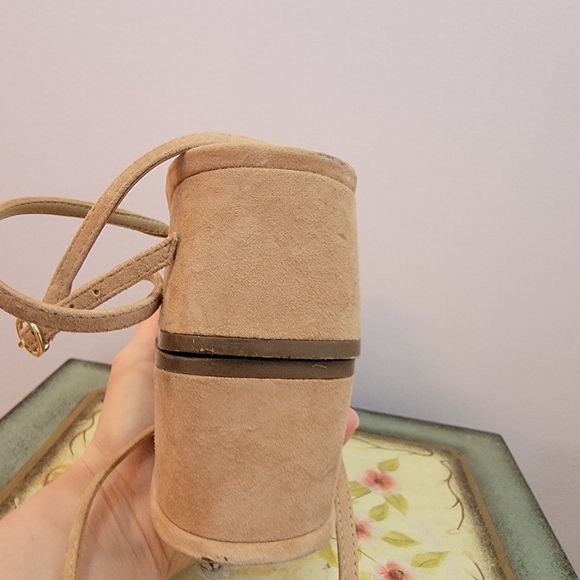 Ann Taylor Tan Suede Wrap Around Ankle Strap Sandals Size 9.5 - Picture 6 of 8